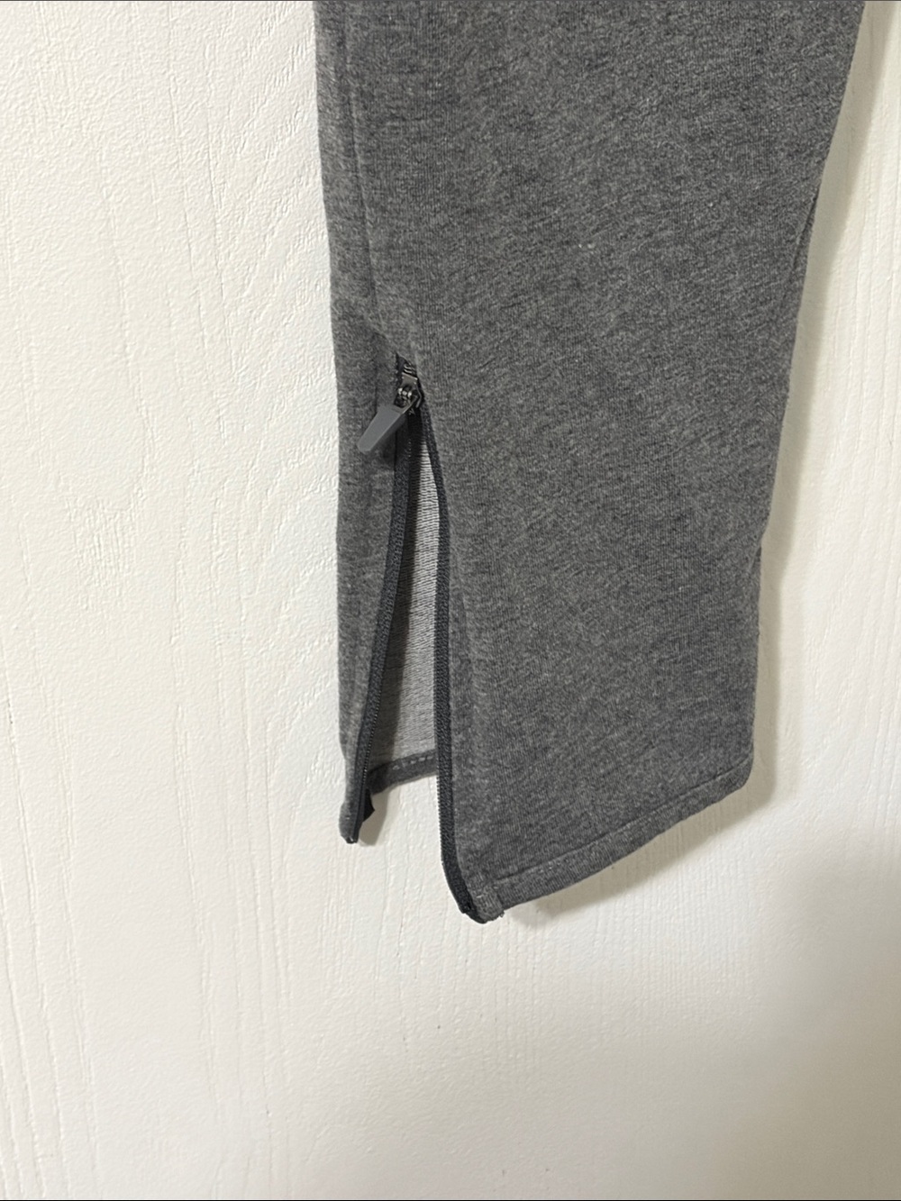 Gymshark Mens Joggers Grey Ankle Zip Sweatpants Athleisure Workout Size Small - Picture 5 of 11